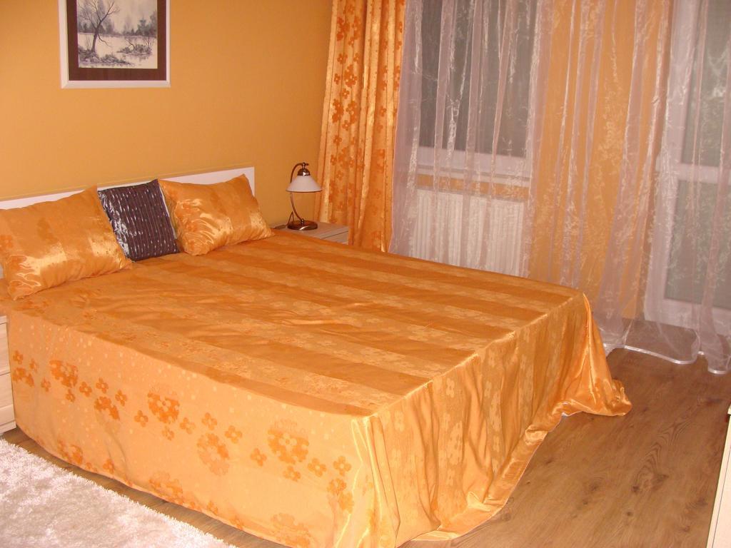 Centrum Business Apartman Szekszárd Apartamento Quarto foto